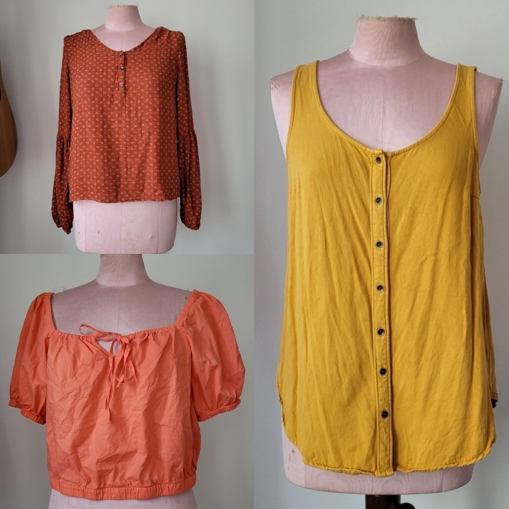 Lot 3 UNIVERSAL THREAD Tops XS-S-M